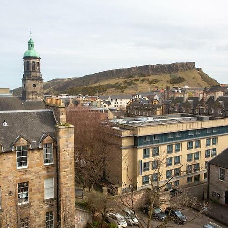 Spacious 2 Bed Apartment In The Heart Of Old Town Edinburgh Exterior foto