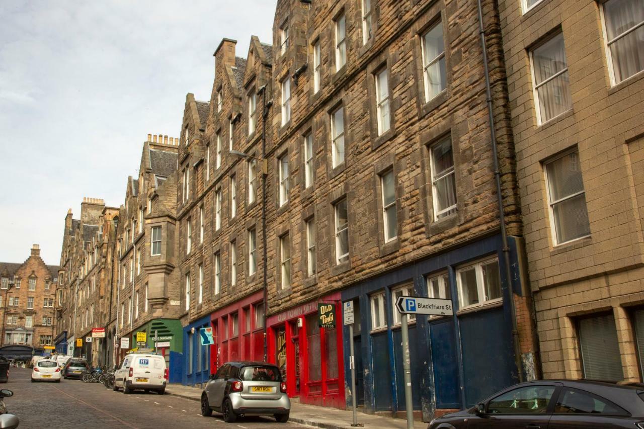 Spacious 2 Bed Apartment In The Heart Of Old Town Edinburgh Exterior foto