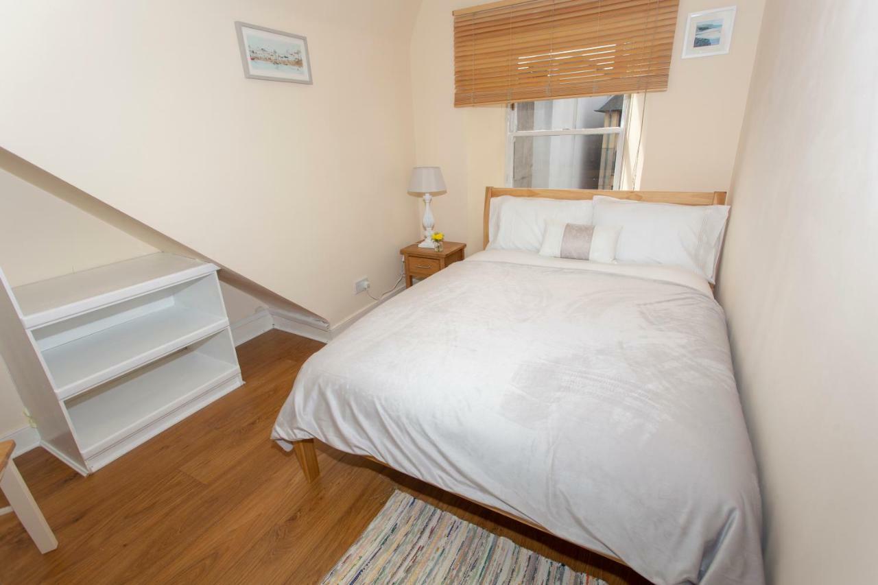 Spacious 2 Bed Apartment In The Heart Of Old Town Edinburgh Exterior foto