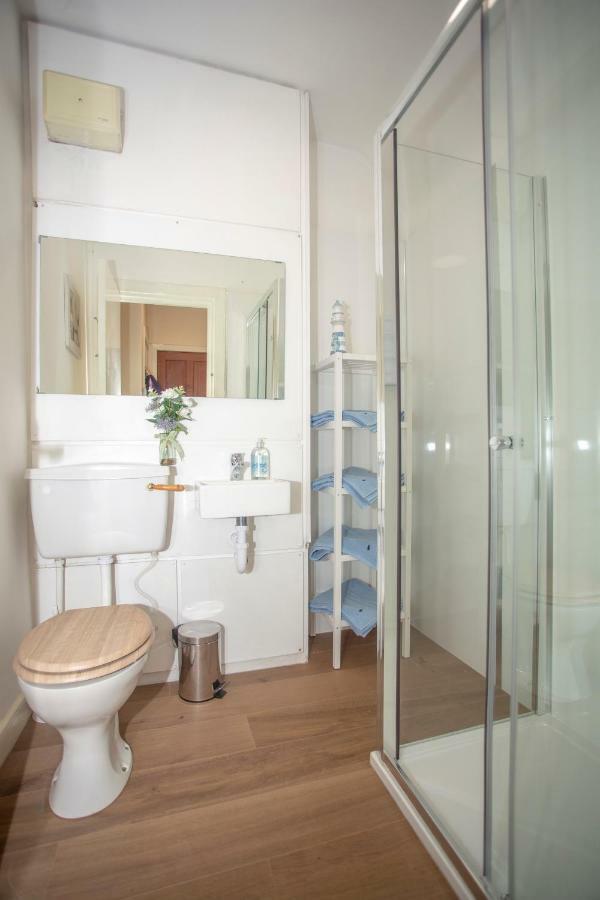 Spacious 2 Bed Apartment In The Heart Of Old Town Edinburgh Exterior foto